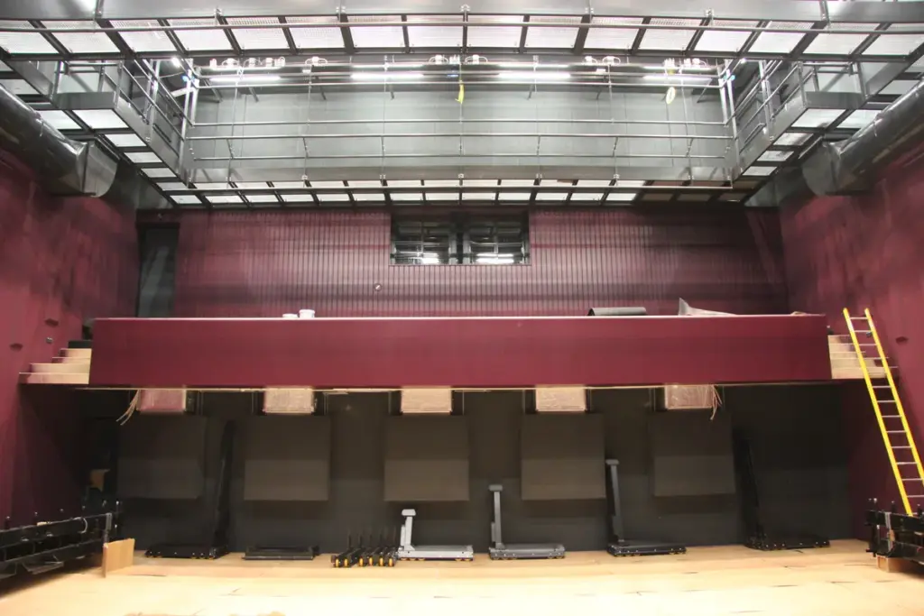 Q-R - Theater De Stoep, Spijkenisse - achterwand